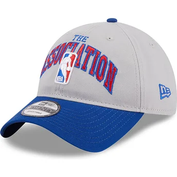 Gorra curva gris y azul ajustable 9TWENTY Tip Off 2023 de NBA de New Era