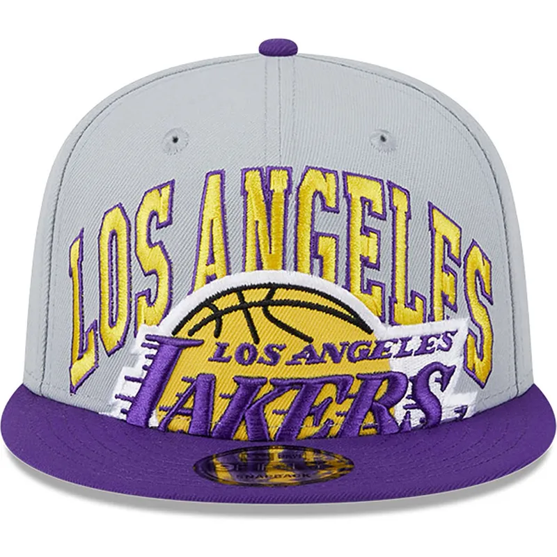 cappello-piatto-grigio-e-viola-snapback-9fifty-tip-off-2023-dei-los-angeles-lakers-nba-di-new-era