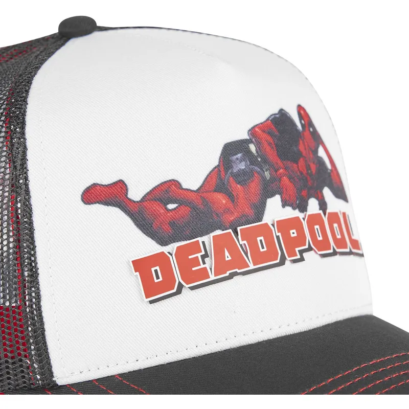 mutzen-gebogen-schwarz-snapback-deadpool-marvel-comics-von-capslab mutzen-gebogen-schwarz-snapback-deadpool-marvel-comics-von-capslab