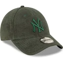 casquette-courbee-verte-ajustable-avec-logo-vert-9forty-towelling-new-york-yankees-mlb-new-era