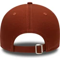 mutzen-gebogen-braun-verstellbares-band-9forty-league-essential-der-new-york-yankees-mlb-von-new-era