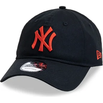 New Era 9TWENTY League Essential New York Yankees MLB Schwarze verstellbare Kappe mit rotem Logo