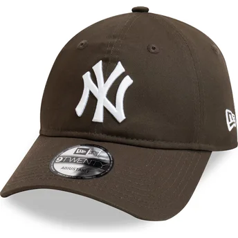 Cappellino curvo marrone regolabile 9TWENTY League Essential dei New York Yankees MLB di New Era