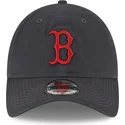 szara-regulowana-czapka-z-zakrzywionym-daszkiem-z-czerwonym-logo-9twenty-core-classic-boston-red-sox-mlb-new-era