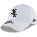 verstellbare-weisse-curved-cap-mit-schwarzem-logo-9twenty-core-classic-der-chicago-white-sox-mlb-von-new-era