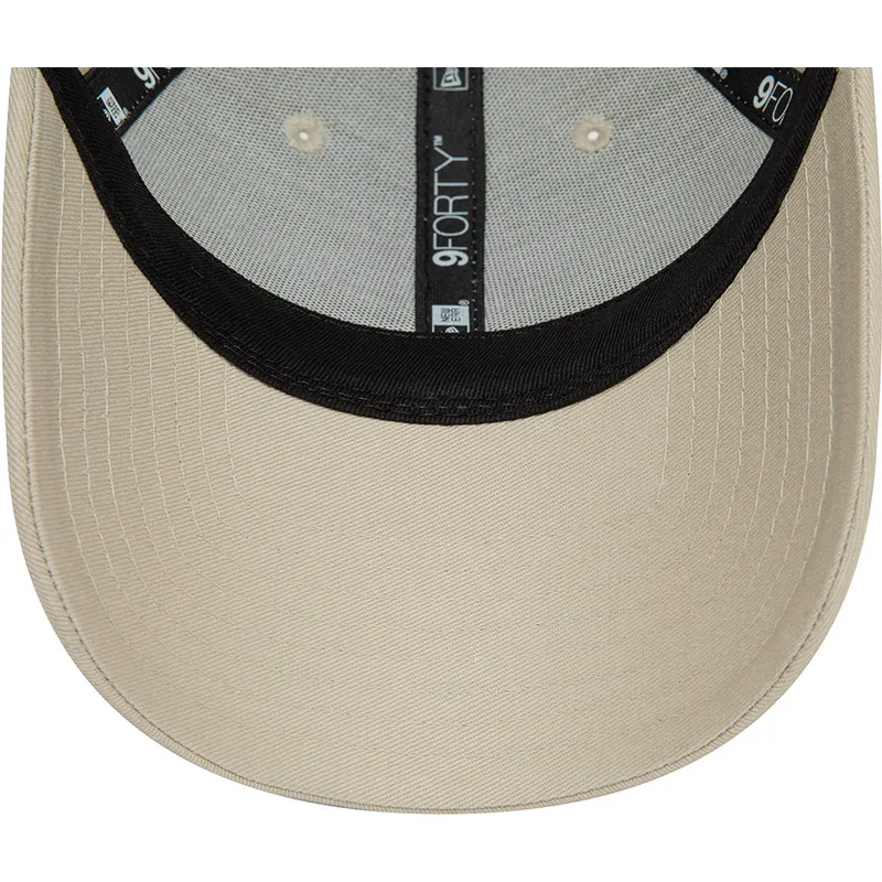 mutzen-gebogen-beige-verstellbares-band-9forty-seasonal-colour-der-vespa-piaggio-von-new-era