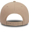 beige-bojd-skarm-snapback-keps-9forty-seasonal-fran-red-bull-racing-formula-1-av-new-era