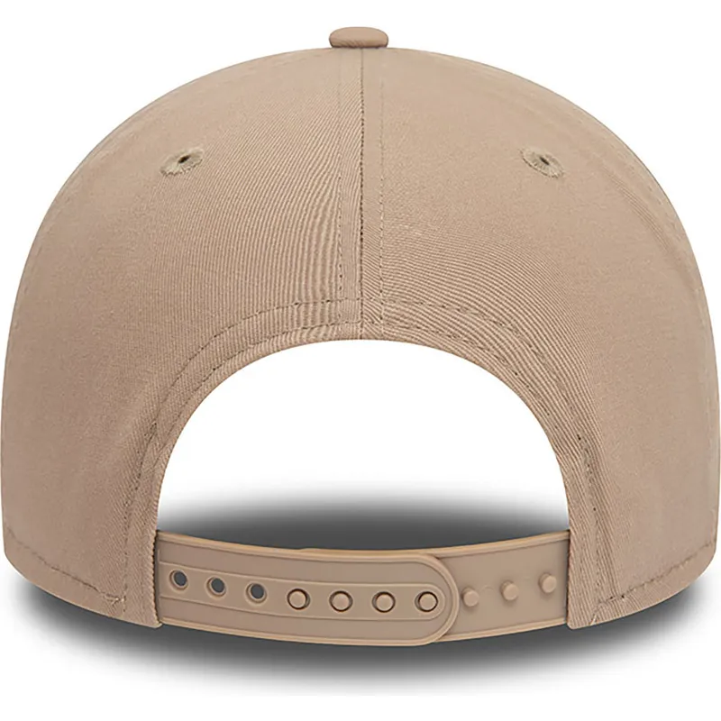 mutzen-gebogen-beige-snapback-9forty-seasonal-der-red-bull-racing-formula-1-von-new-era mutzen-gebogen-beige-snapback-9forty-seasonal-der-red-bull-racing-formula-1-von-new-era