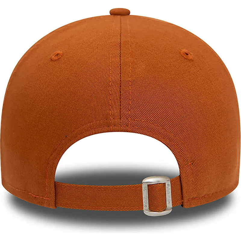 mutzen-gebogen-braun-verstellbares-band-9forty-league-essential-der-new-york-yankees-mlb-von-new-era