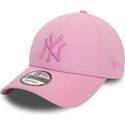 mutzen-gebogen-rosa-verstellbares-band-9forty-league-essential-der-new-york-yankees-mlb-von-new-era