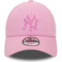 mutzen-gebogen-rosa-verstellbares-band-9forty-league-essential-der-new-york-yankees-mlb-von-new-era