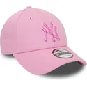 mutzen-gebogen-rosa-verstellbares-band-9forty-league-essential-der-new-york-yankees-mlb-von-new-era