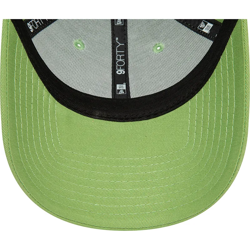 mutzen-gebogen-grun-verstellbares-band-9forty-league-essential-der-new-york-yankees-mlb-von-new-era