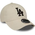 beige-verstellbare-kappe-mit-gebogenem-schirm-und-schwarzem-logo-9twenty-league-essential-der-los-angeles-dodgers-mlb-von-new-er