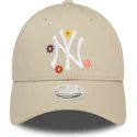 mutzen-gebogen-beige-verstellbares-band-9forty-flower-der-new-york-yankees-mlb-von-new-era