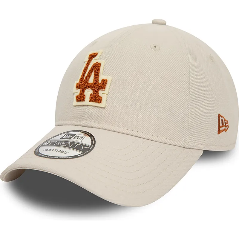 beigefarbene-verstellbare-kappe-mit-gebogenem-schirm-und-braunem-logo-9twenty-boucle-der-los-angeles-dodgers-mlb-von-new-era