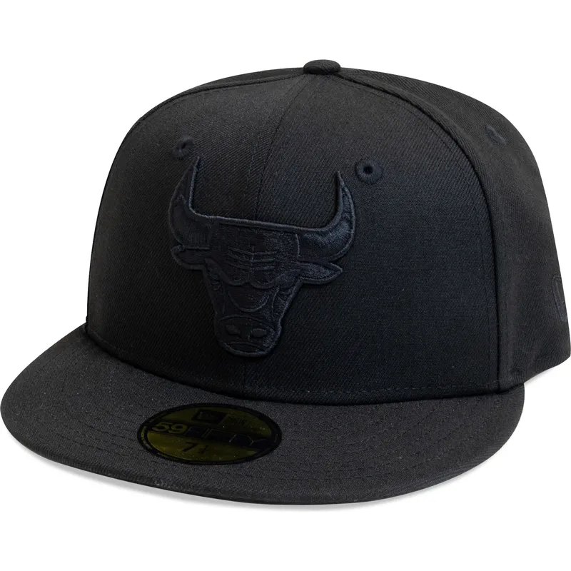schwarze-enganliegende-flatcap-mit-schwarzem-logo-59fifty-essential-von-chicago-bulls-nba-von-new-era