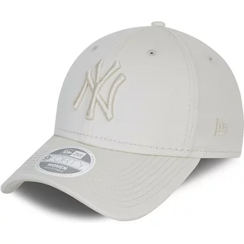 Casquette courbée grise ajustable avec logo grise pour femme 9FORTY Tonal New York Yankees MLB New Era