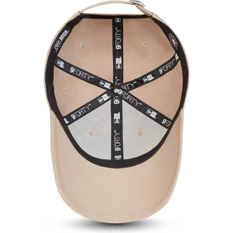 bojd-beige-justerbar-keps-med-beige-logotyp-9forty-league-essential-fran-new-york-yankees-mlb-av-new-era