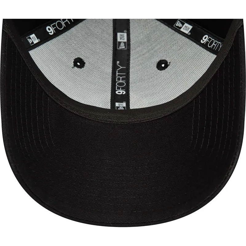 czarna-regulowana-czapka-z-zakrzywionym-daszkiem-9forty-repreve-league-essential-new-york-yankees-mlb-new-era