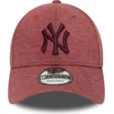 mutzen-gebogen-rot-verstellbares-band-granate-granate-9forty-jersey-essential-der-new-york-yankees-mlb-von-new-era