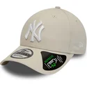 beige-verstellbare-curved-cap-9forty-repreve-league-essential-der-new-york-yankees-mlb-von-new-era