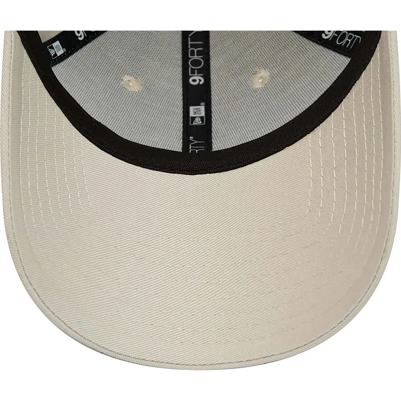 bezowa-zakrzywiona-czapka-regulowana-9forty-repreve-league-essential-new-york-yankees-mlb-od-new-era