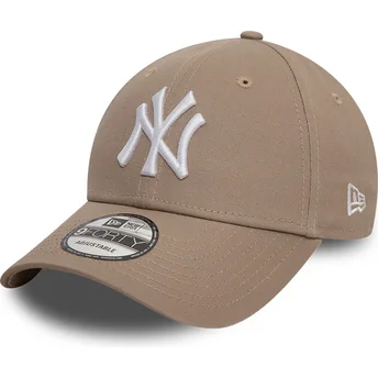 Justerbar ljusbrun 9FORTY League Essential New York Yankees MLB keps med böjd skärm från New Era