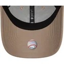 cappellino-regolabile-9forty-league-essential-new-york-yankees-mlb-marrone-chiaro-di-new-era