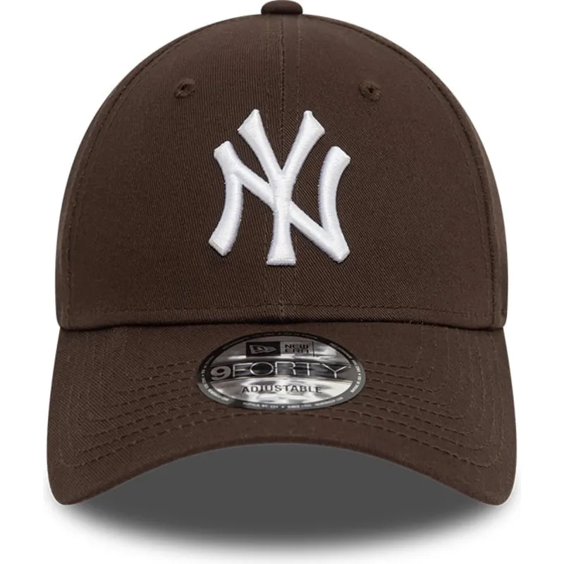 cappellino-visiera-curva-marrone-scuro-regolabile-9forty-league-essential-di-new-york-yankees-mlb-di-new-era