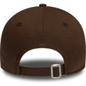 cappellino-curvo-marrone-scuro-regolabile-con-logo-marrone-scuro-da-donna-9forty-league-essential-dei-new-york-yankees-mlb-di-ne