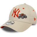 mutzen-gebogen-beige-verstellbares-band-fur-kinder-9forty-graphic-monster-truck-der-new-york-yankees-mlb-von-new-era
