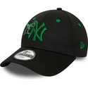 verstellbare-schwarze-curved-cap-mit-grunem-logo-fur-jungen-9forty-graphic-dinosaurier-der-new-york-yankees-mlb-von-new-era