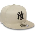 mutzen-flach-beige-snapback-negro-9fifty-league-essential-der-new-york-yankees-mlb-von-new-era