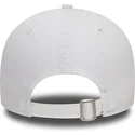 verstellbare-weisse-kappe-mit-gebogenem-schirm-und-rosa-logo-9forty-team-outline-der-new-york-yankees-mlb-von-new-era