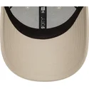 verstellbare-beige-9forty-kappe-mit-gebogenem-schirm-und-animal-infill-der-new-york-yankees-mlb-von-new-era