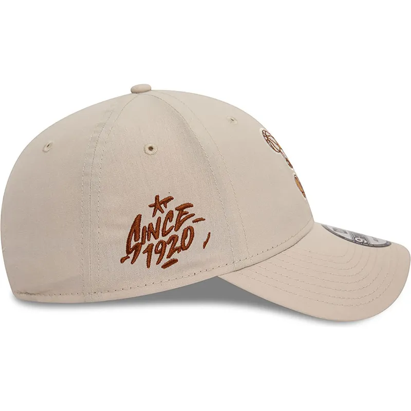 beige-verstellbare-curved-cap-9forty-repreve-basketball-pizza-von-new-era