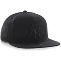 schwarze-snapback-kappe-mit-flachem-schirm-und-schwarzem-new-york-yankees-mlb-logo-von-47-brand-sure-shot