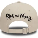 gorra-curva-beige-ajustable-9forty-character-de-morty-smith-rick-y-morty-de-new-era