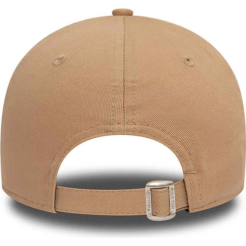 braune-verstellbare-curved-cap-9forty-von-new-era