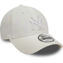 mutzen-gebogen-weiss-verstellbares-band-9forty-linen-der-new-york-yankees-mlb-von-new-era