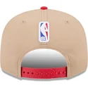 gorra-plana-marron-y-roja-snapback-9fifty-draft-2024-de-chicago-bulls-nba-de-new-era