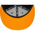 schwarze-und-orangefarbene-flache-snapback-kappe-9fifty-essentials-von-mclaren-racing-formula-1-von-new-era