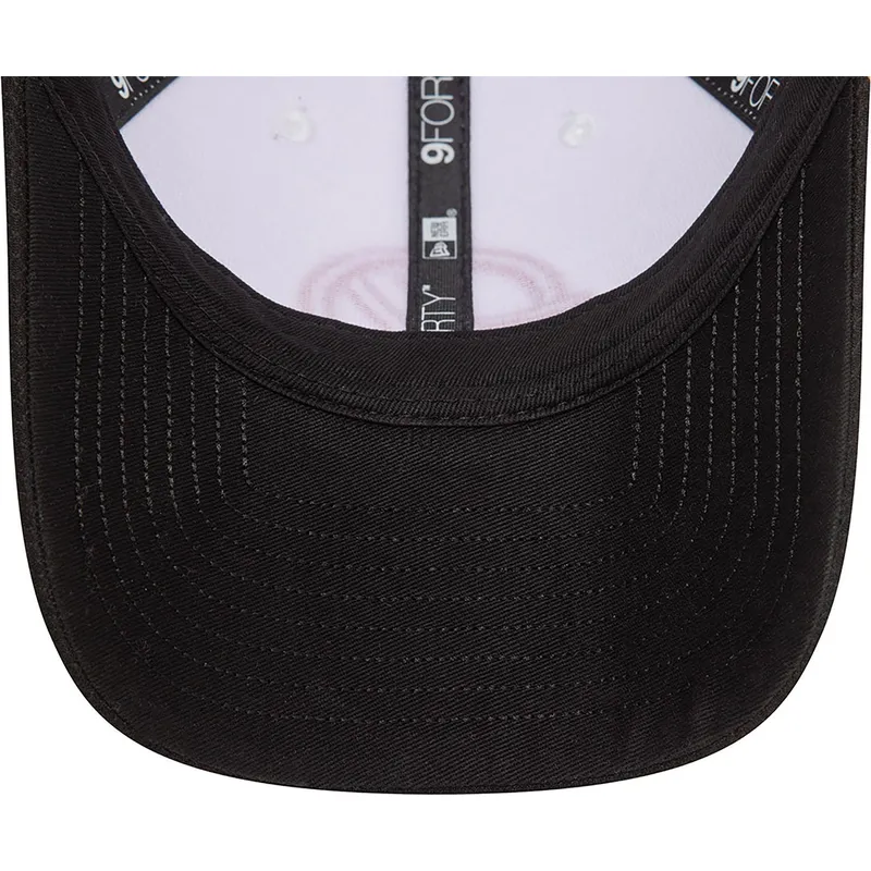 vit-och-svart-kurvad-keps-snapback-nico-hulkenberg-9forty-fran-haas-f1-team-formula-1-av-new-era