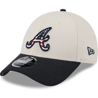 Gorra curva beige y azul marino snapback 9FORTY Stretch Snap 4th of July de Atlanta Braves MLB de New Era