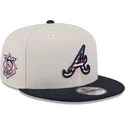 atlanta-braves-mlb-9fifty-4th-of-july-snapback-kappe-in-beige-und-marineblau-von-new-era