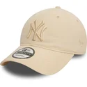 casquette-courbee-beige-ajustable-avec-logo-beige-9twenty-league-essential-new-york-yankees-mlb-new-era