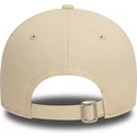 casquette-courbee-beige-ajustable-avec-logo-beige-9twenty-league-essential-new-york-yankees-mlb-new-era