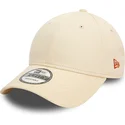 casquette-courbee-beige-ajustable-avec-logo-rouge-9forty-essential-new-era