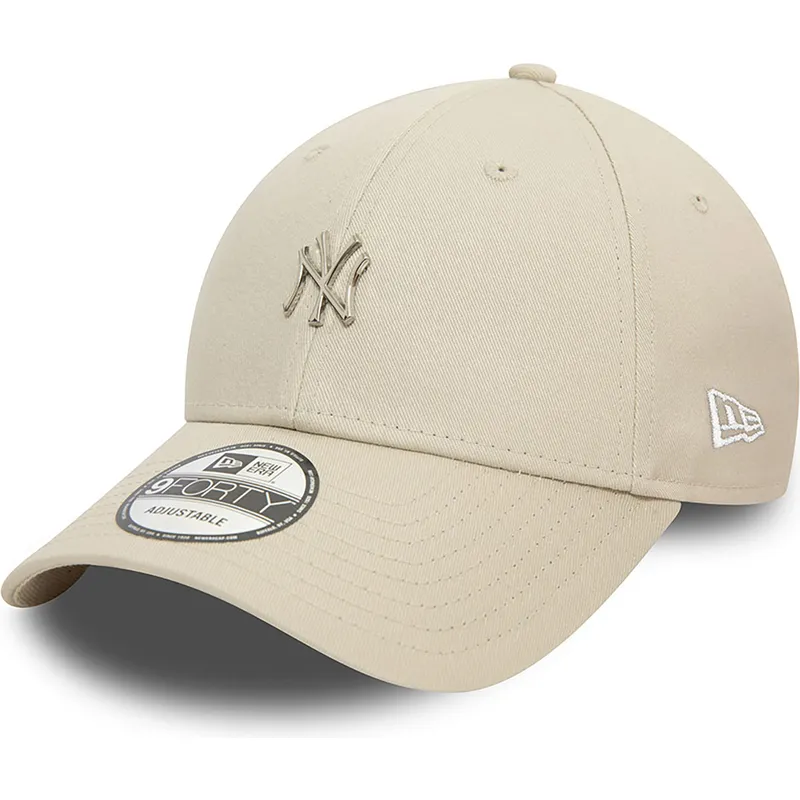 beige-verstellbare-curved-cap-9forty-metallic-pin-der-new-york-yankees-mlb-von-new-era